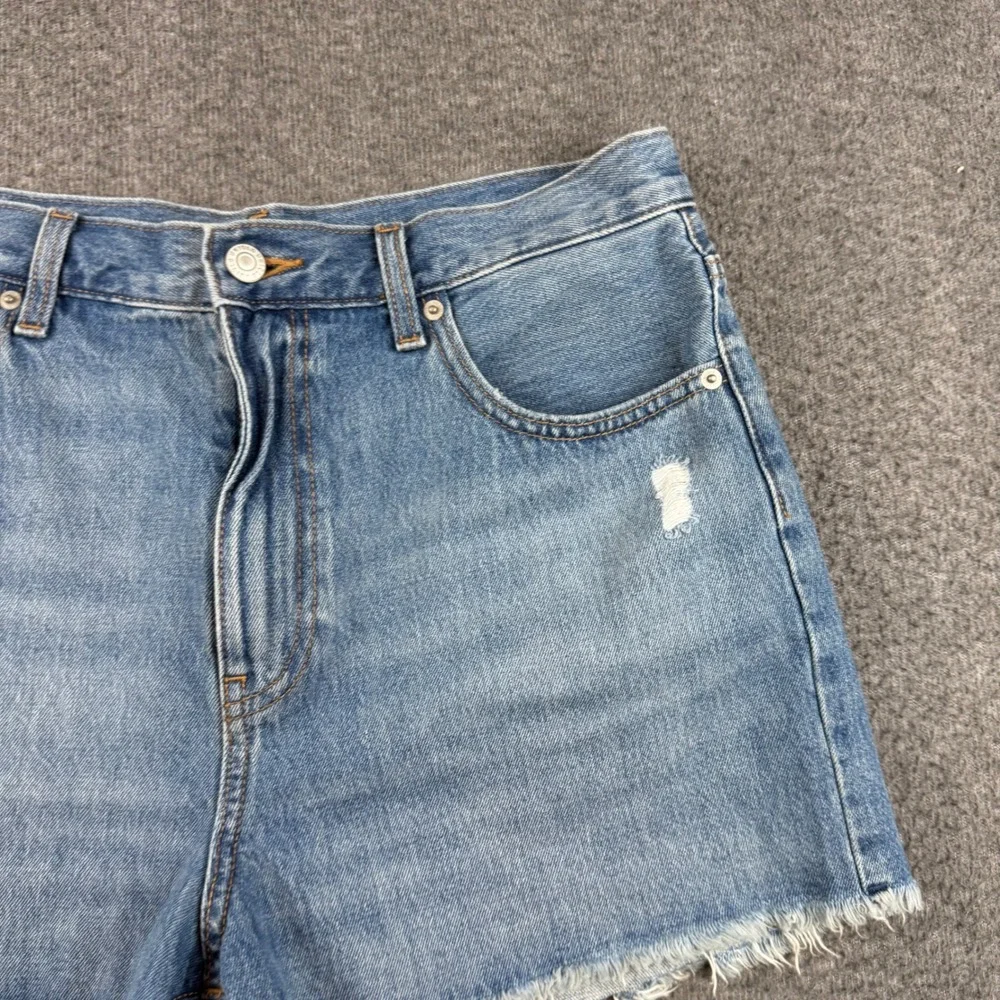 Uniqlo Denim Shorts Women's 28 Blue Distressed Raw Hem High Rise 221-450293